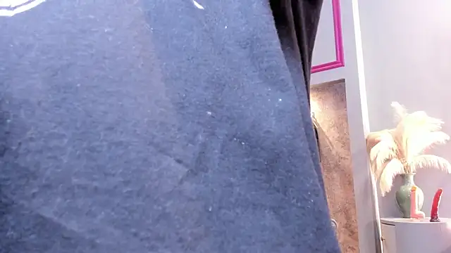 AtheneaBrownn online show from 04/21/26, 01:53