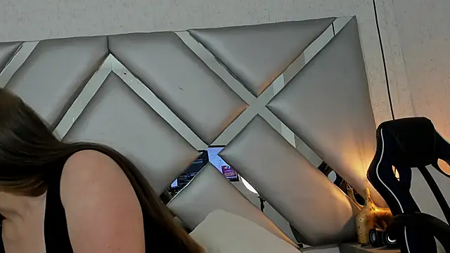 ABRILMILLER VC online show from 10/04/25, 03:15