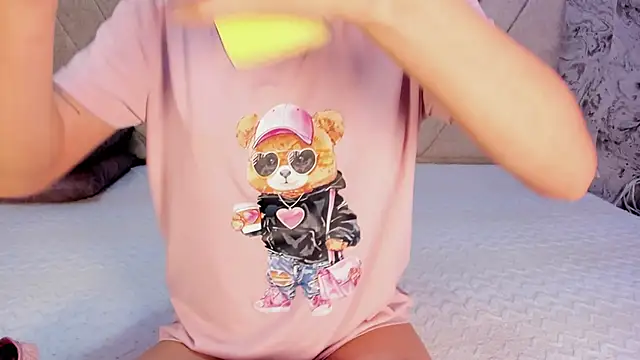 violet 77711 online show from 10/21/25, 11:11