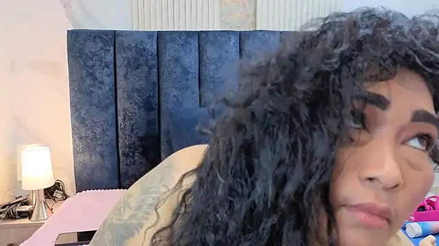 yunkeyc online show from 11/23/25, 02:33