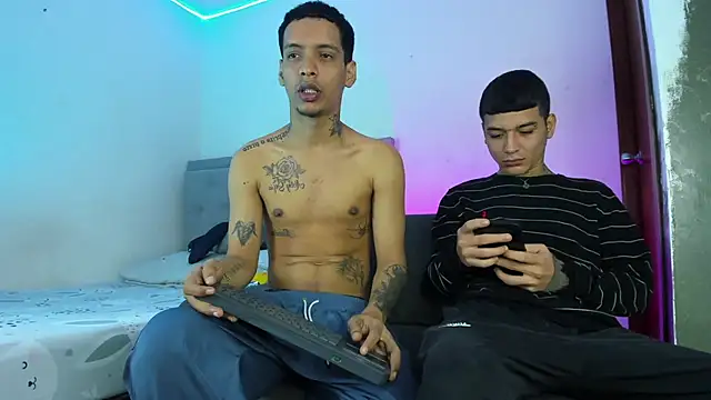 twinkDuohot online show from 04/18/26, 02:37