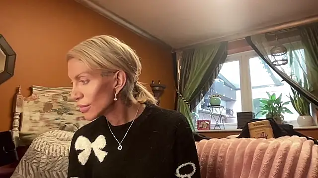 Snapshot of xl_uk_top_trans chatting on 01/10/26, 11:23 xl uk top trans online show from 01/10/26, 11:23