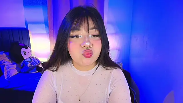 Snapshot of annie-russel chatting on 09/23/25, 11:52 annie-russel online show from 09/23/25, 11:52