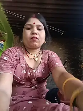 Snapshot of Rashili_jaan chatting on 07/14/26, 10:43 Rashili jaan online show from 07/14/26, 10:43