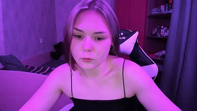 Sophi gi online show from 10/20/25, 03:34