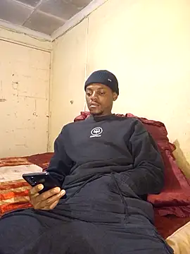 Snapshot of Hluga_25 chatting on 09/18/25, 03:08 Hluga 25 online show from 09/18/25, 03:08