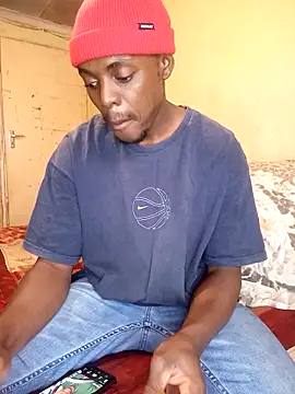 Snapshot of Hluga_25 chatting on 09/24/25, 07:12 Hluga 25 online show from 09/24/25, 07:12