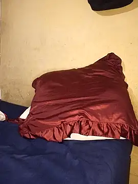 Hluga 25 online show from 10/31/25, 08:10