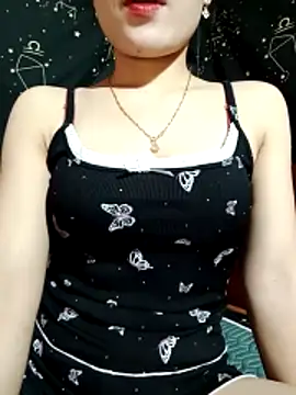 LucyyLy online show from 11/29/25, 05:21