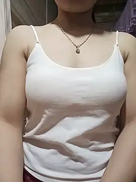 Snapshot of LucyyLy chatting on 05/21/26, 12:17 LucyyLy online show from 05/21/26, 12:17