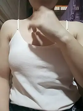 Snapshot of LucyyLy chatting on 06/24/26, 12:42 LucyyLy online show from 06/24/26, 12:42