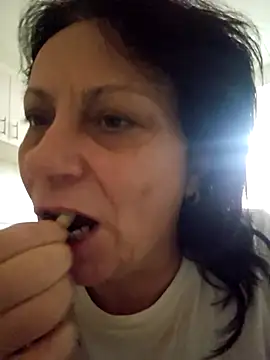 jessyca  online show from 11/19/25, 09:20