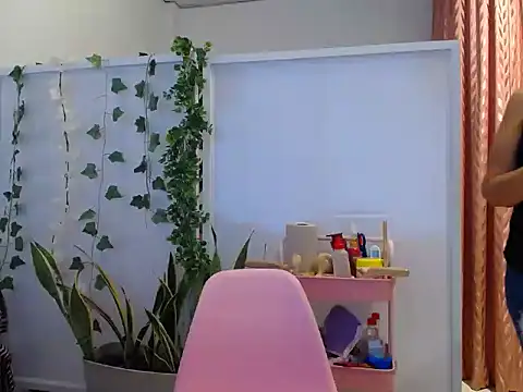 Manuela lara  online show from 09/15/25, 02:50