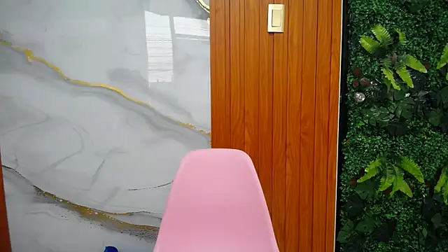 Manuela lara  online show from 03/05/26, 02:13