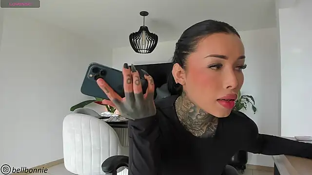 belllbonniie online show from 11/19/25, 08:31