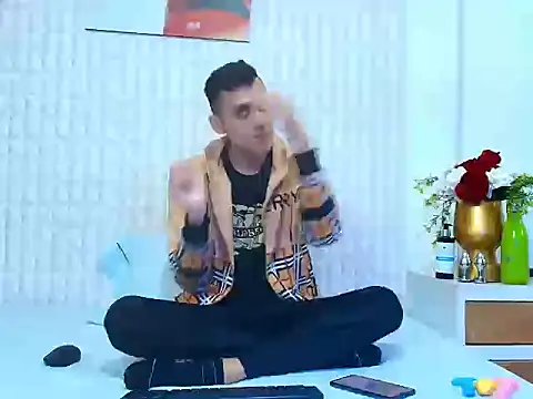 LuigiMarchetti online show from 10/20/25, 07:47