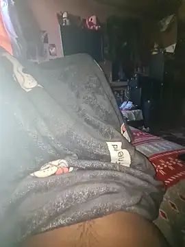 Snapshot of robyka000 chatting on 10/22/25, 02:06 robyka000 online show from 10/22/25, 02:06