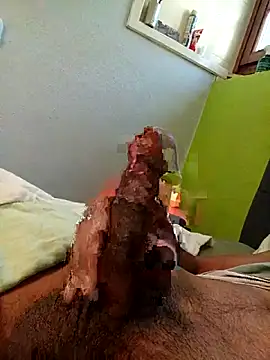 Snapshot of soli25418 chatting on 09/29/25, 02:11 soli25418 online show from 09/29/25, 02:11