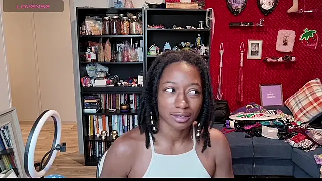 Snapshot of MarleyAquafina chatting on 10/06/25, 12:35 MarleyAquafina online show from 10/06/25, 12:35