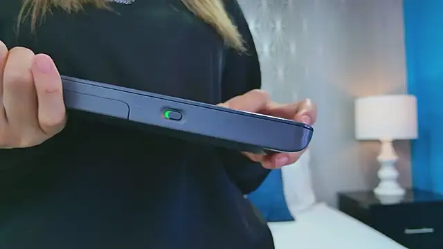 ZoeWilliis online show from 04/01/26, 12:06