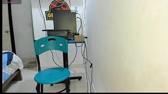 Snapshot of lunna_noir chatting on 10/07/25, 12:13 lunna noir online show from 10/07/25, 12:13