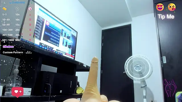 Snapshot of lunna_noir chatting on 11/26/25, 11:17 lunna noir online show from 11/26/25, 11:17