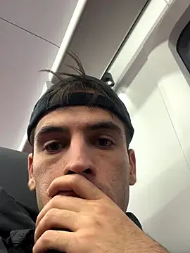 Snapshot of dino2603 chatting on 09/17/25, 09:05 dino2603 online show from 09/17/25, 09:05