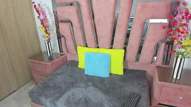 MaraKarly online show from 03/31/26, 07:42