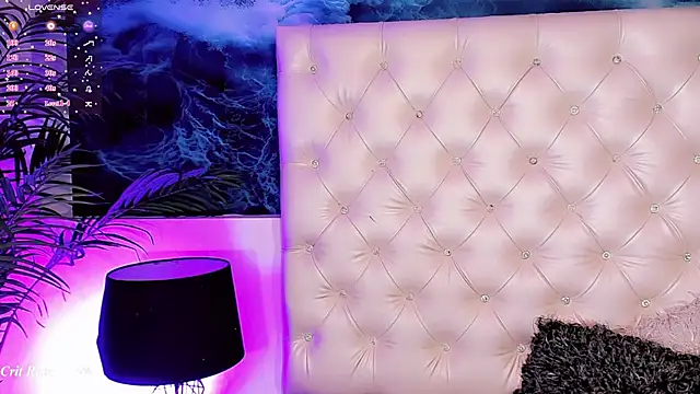 Valeria Swett  online show from 03/24/26, 08:36