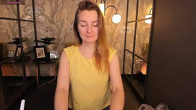 MeggySun online show from 11/02/25, 01:24