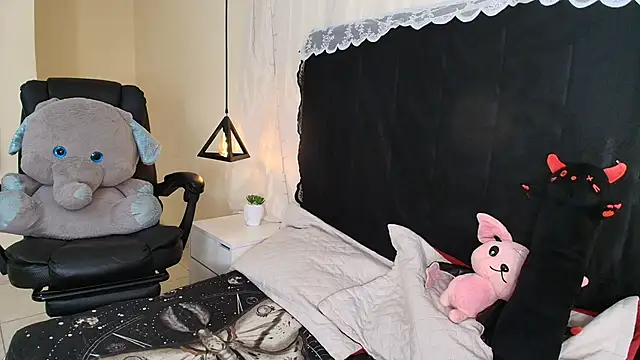 IvyBelle  online show from 04/21/26, 11:27