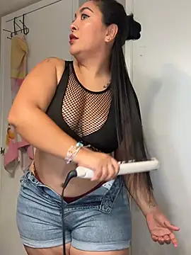 Snapshot of latina_curvy22 chatting on 05/10/26, 07:41 latina curvy22 online show from 05/10/26, 07:41