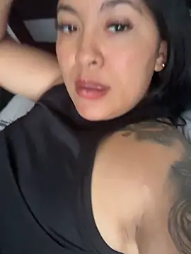 Snapshot of latina_curvy22 chatting on 05/18/26, 07:20 latina curvy22 online show from 05/18/26, 07:20