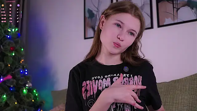 LynHillaire online show from 12/15/25, 11:36