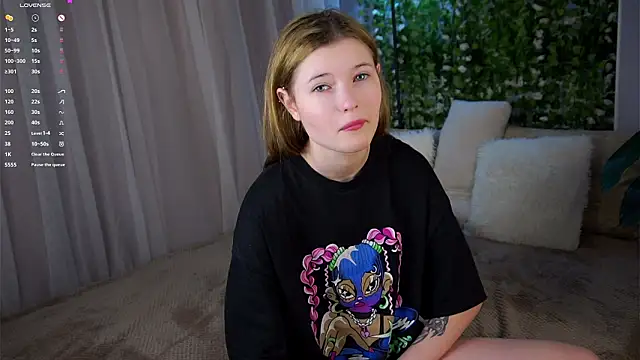 LynHillaire online show from 03/05/26, 12:12