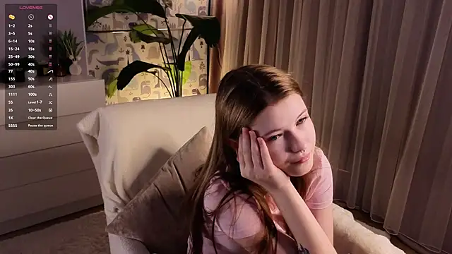 LynHillaire online show from 03/23/26, 12:53