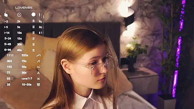 LynHillaire online show from 04/15/26, 12:45