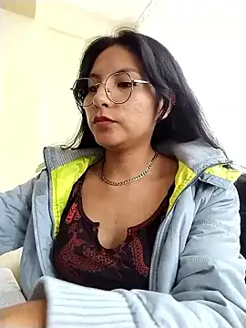 Snapshot of Regina_Shine chatting on 01/13/26, 08:14 Regina Shine online show from 01/13/26, 08:14