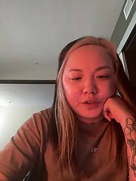 Snapshot of violet_lin chatting on 04/14/26, 06:25 violet lin online show from 04/14/26, 06:25