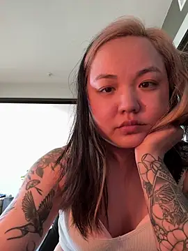 Snapshot of violet_lin chatting on 04/16/26, 09:39 violet lin online show from 04/16/26, 09:39