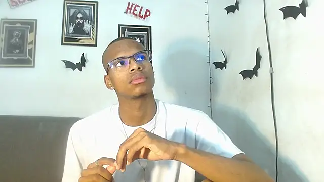 criss zuri online show from 10/29/25, 11:45