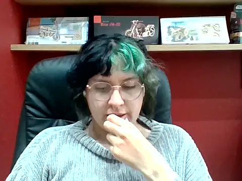 Snapshot of Froggyinthebox chatting on 05/31/26, 06:09 Froggyinthebox online show from 05/31/26, 06:09