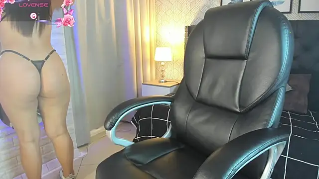 sophie  blare online show from 11/25/25, 07:03