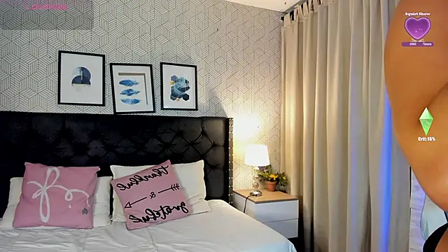 Snapshot of sophie__blare chatting on 05/16/26, 05:34 sophie blare online show from 05/16/26, 05:34