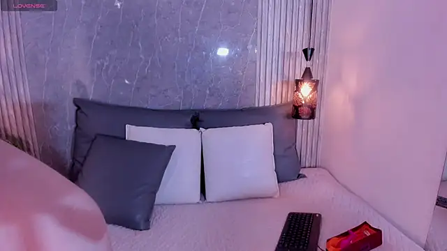 Missblonde doll online show from 11/11/25, 09:37