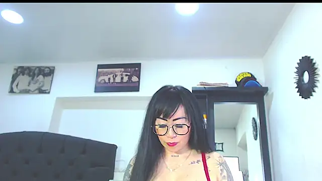 Snapshot of Vicky_hotmilf chatting on 09/19/25, 11:11 Vicky hotmilf online show from 09/19/25, 11:11