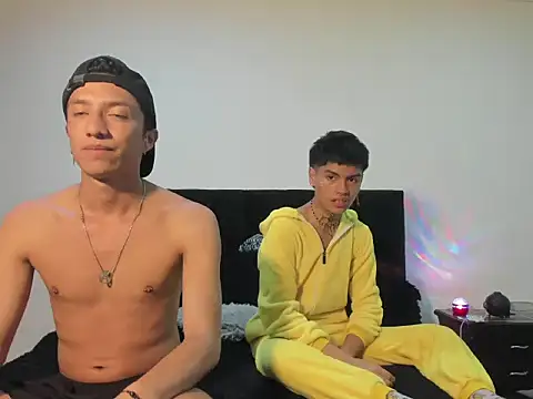 mhatias  online show from 09/18/25, 01:51