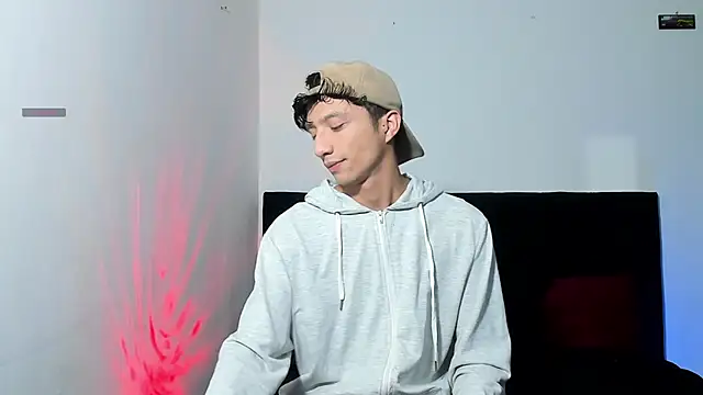 mhatias  online show from 01/13/26, 01:44