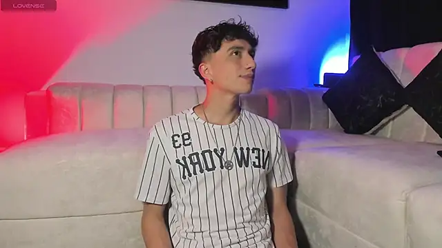 mhatias  online show from 04/26/26, 04:54