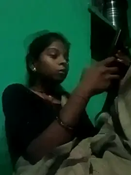 Snapshot of Hema4545 chatting on 10/15/25, 05:13 Hema4545 online show from 10/15/25, 05:13